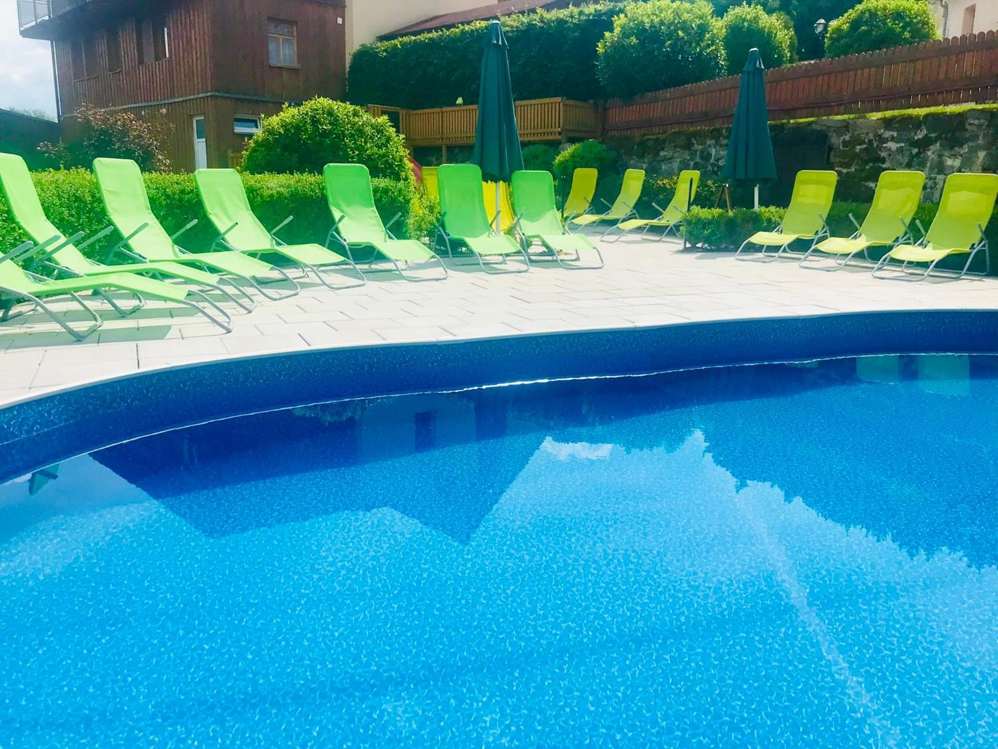 Dvur Stran & Wellness Otel Karlovy Vary Dış mekan fotoğraf
