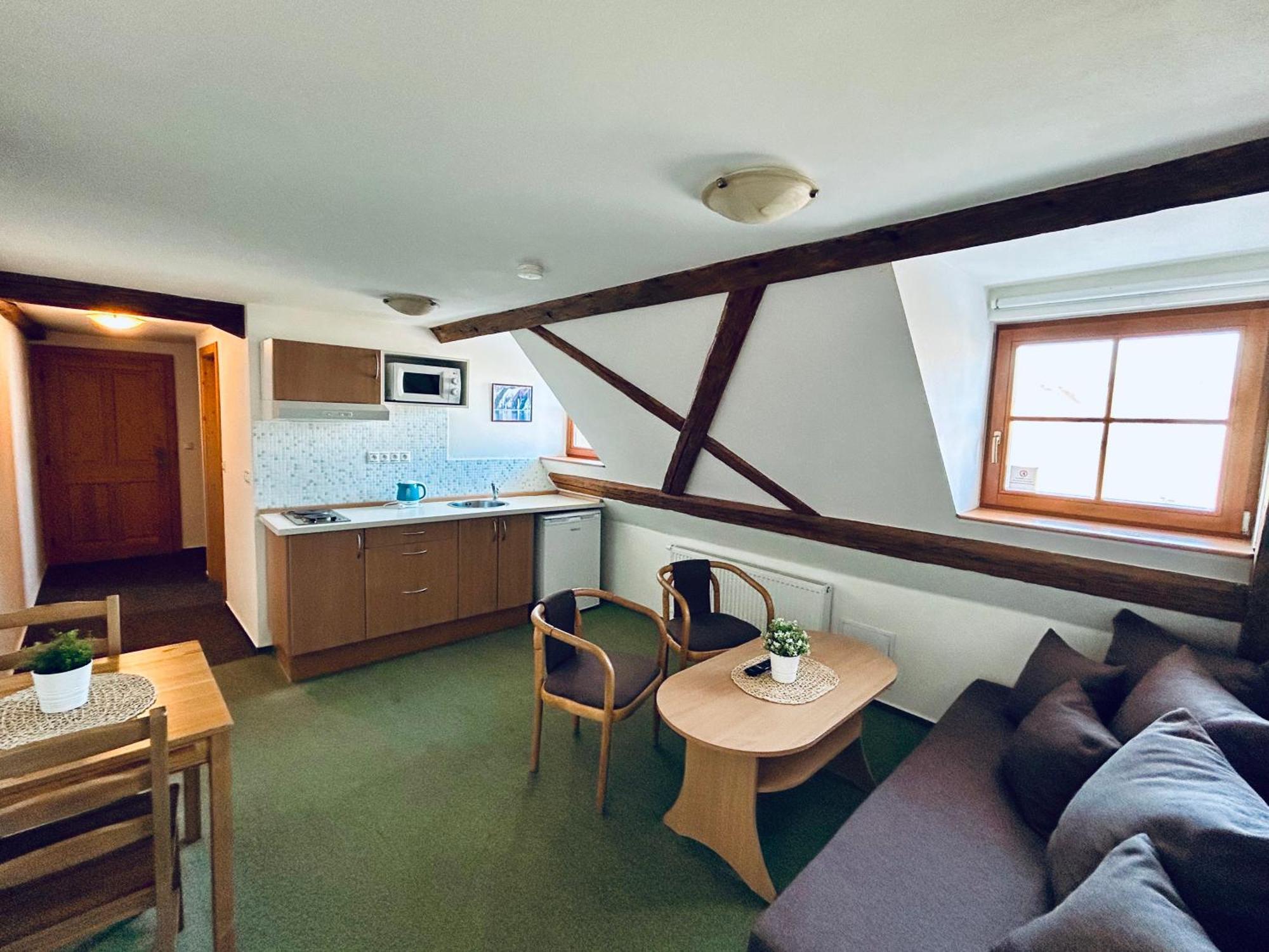 Dvur Stran & Wellness Otel Karlovy Vary Dış mekan fotoğraf