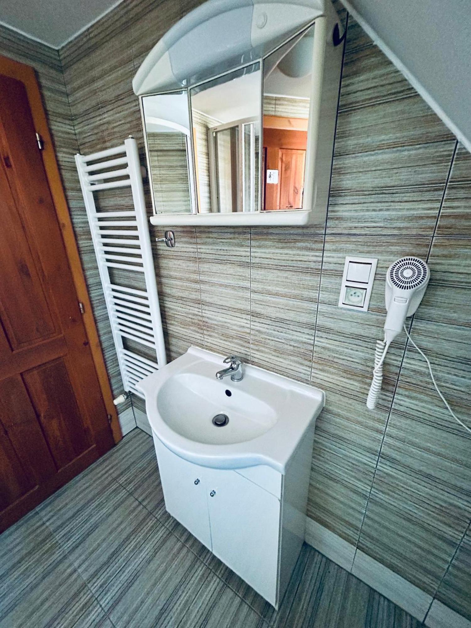 Dvur Stran & Wellness Otel Karlovy Vary Dış mekan fotoğraf