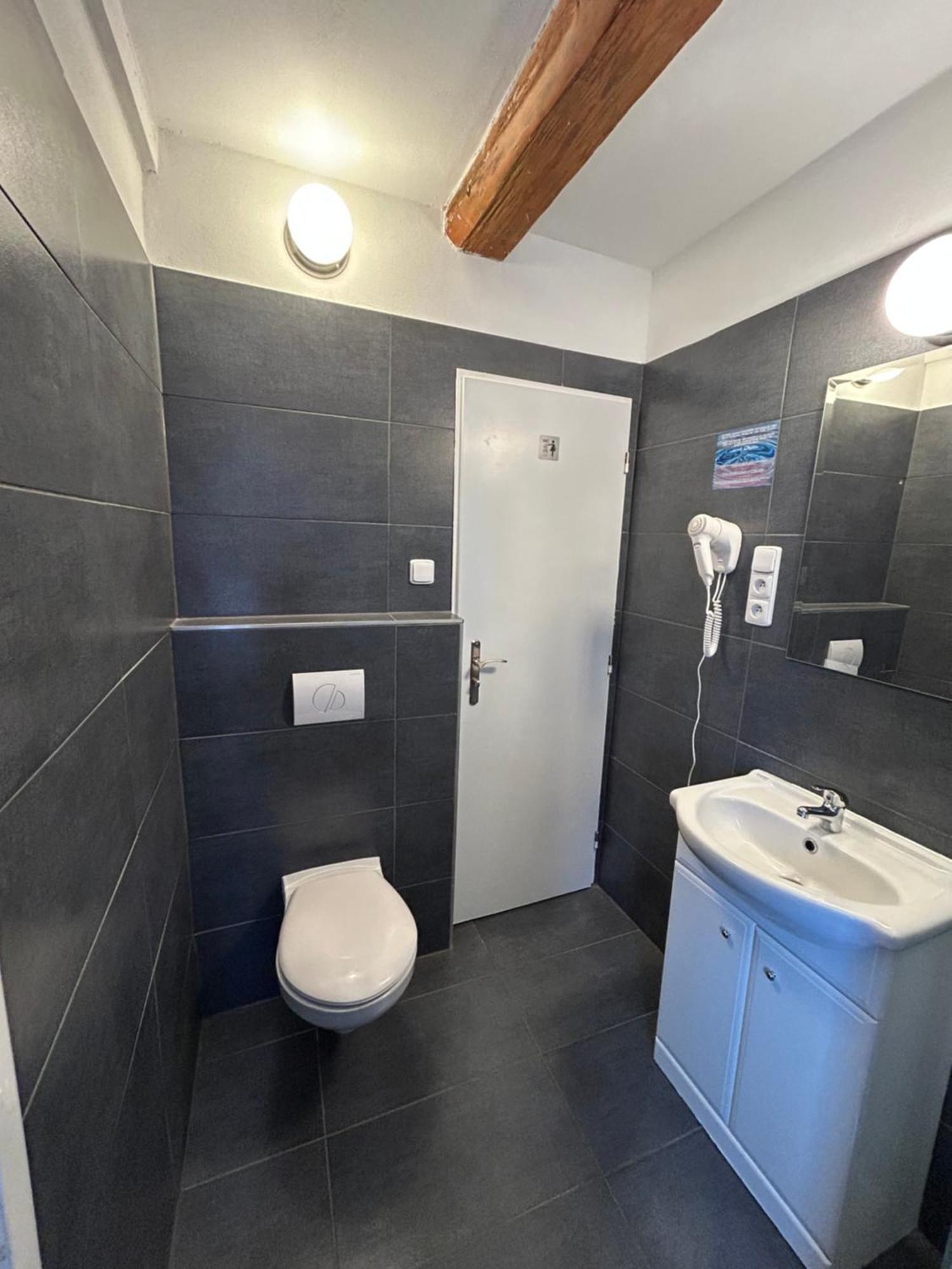 Dvur Stran & Wellness Otel Karlovy Vary Dış mekan fotoğraf