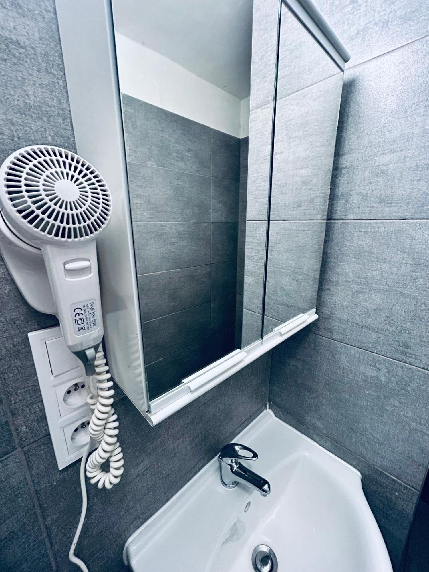 Dvur Stran & Wellness Otel Karlovy Vary Dış mekan fotoğraf