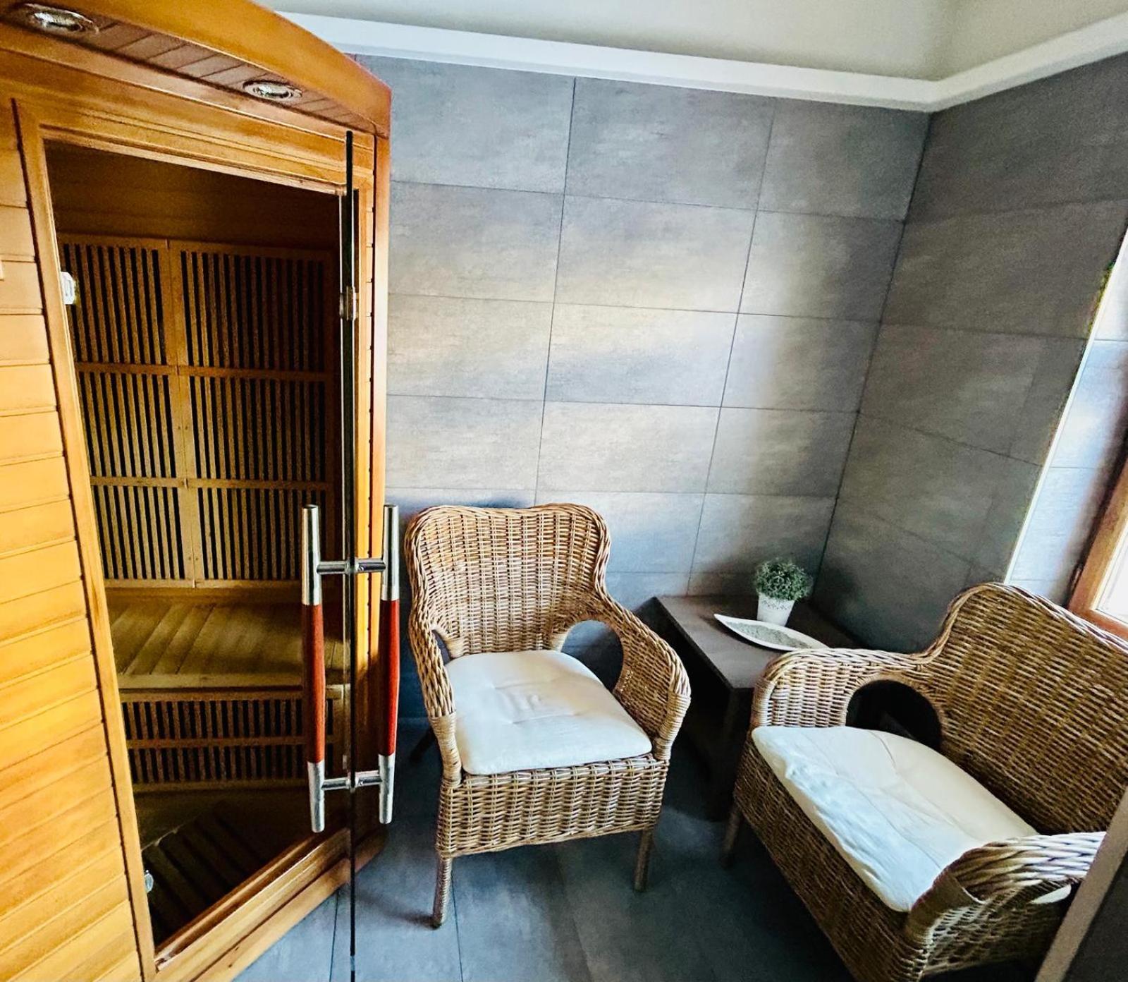 Dvur Stran & Wellness Otel Karlovy Vary Dış mekan fotoğraf