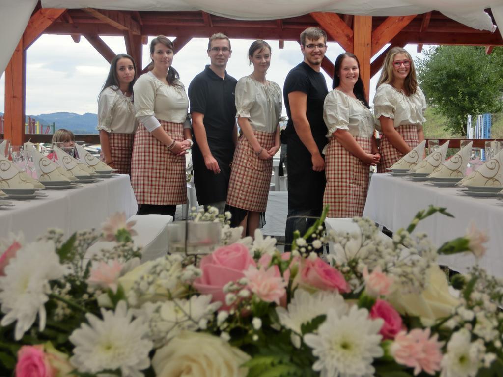 Dvur Stran & Wellness Otel Karlovy Vary Dış mekan fotoğraf